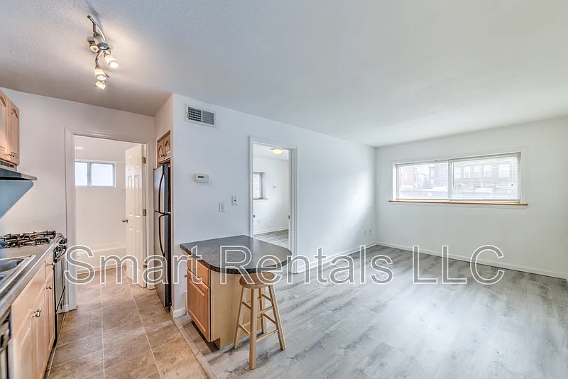 1 bed, 1.0 bath, 550 sqft, $699 — Photo 4