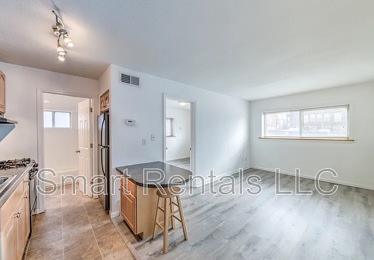 3850 Park Ave #8 — Photo 2