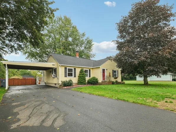 272 Pelham St, Methuen, MA 01844