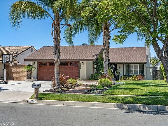 2nd image of 253 N Camino Arroyo