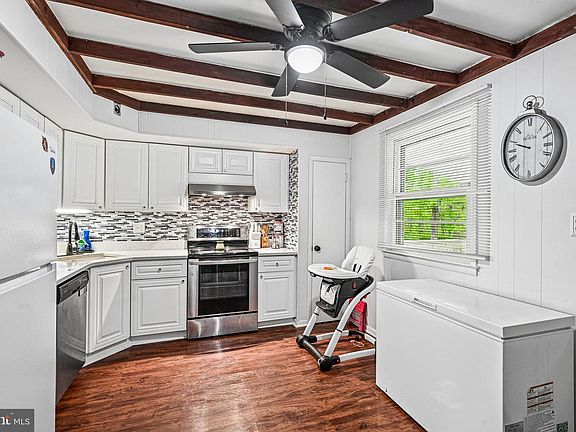 3rd image of 150 Nelson Dr
