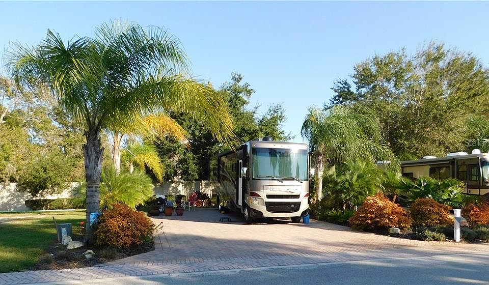 1st image of 6907 Amanda Vista Cir