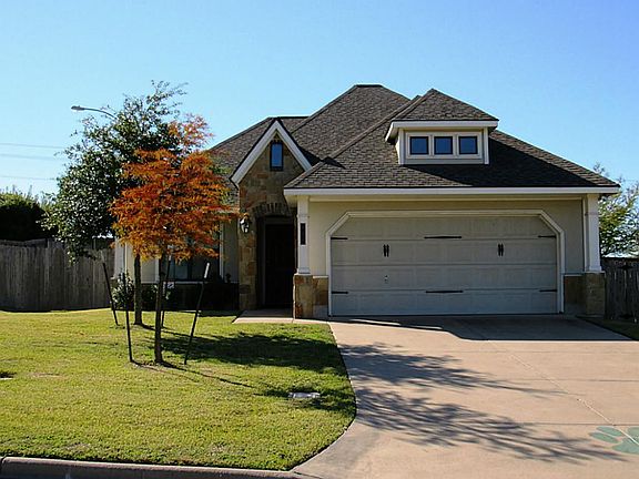 2nd image of 901 Cobble Gate Dr