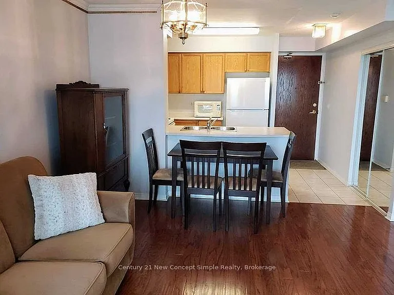 51 Baffin Ct #716 — Photo 4