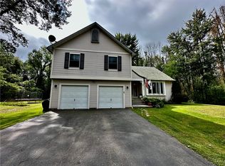 2894 Gildersleeve Rd, Walworth, NY 14568