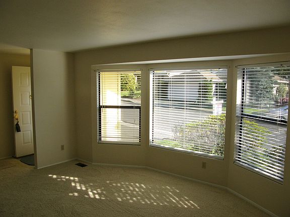 2nd image of 3118 SE Balboa Dr