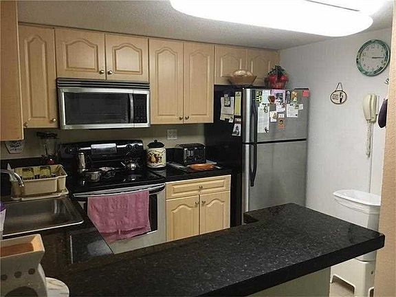 2nd image of 9916 Nob Hill Ln