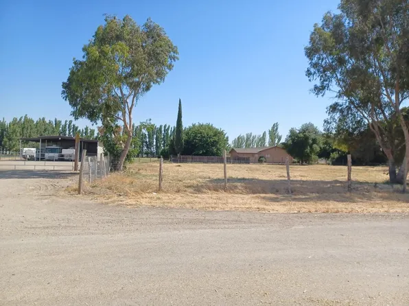 13638 Volta Rd, Los Banos, CA 93635