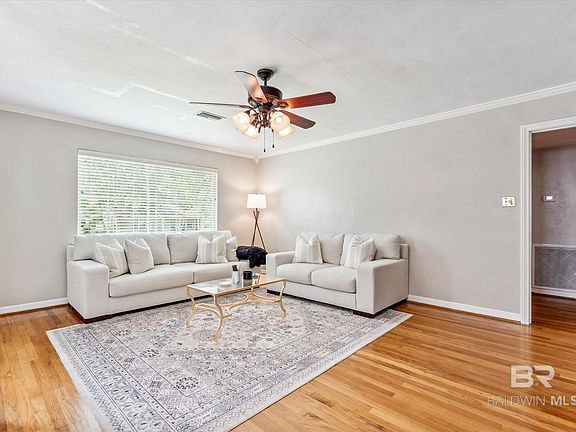 3rd image of 2908 Thornhill Dr