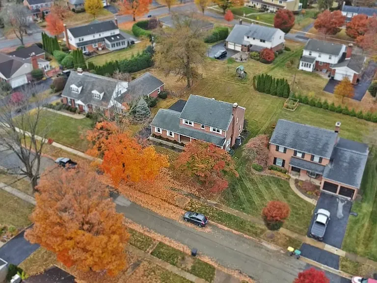 705 Ashford Rd — Photo 54