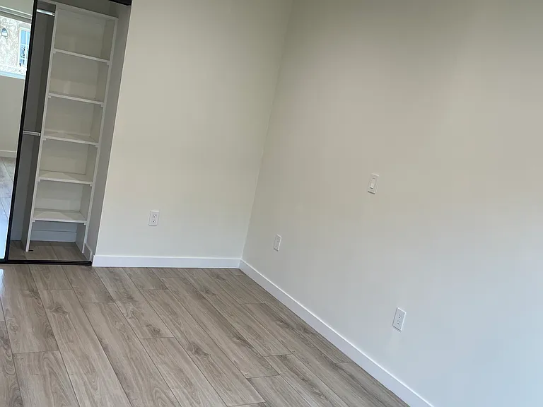 1960 S Sherbourne Dr #3 — Photo 13