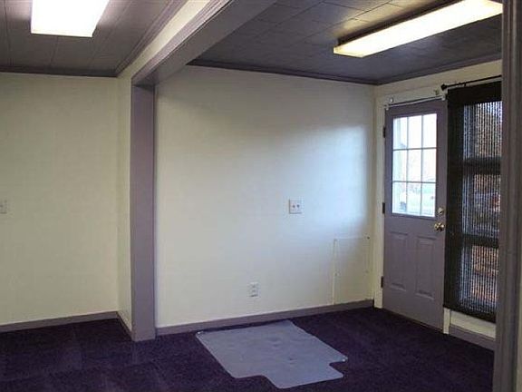 4th image of 1063 West St