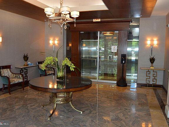 Building Lobby and Concierge Desk