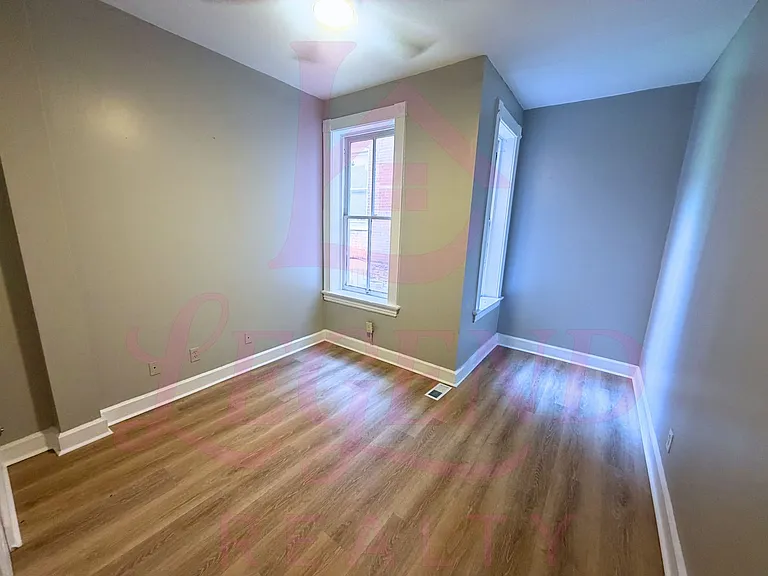 2918 Miami St #1F — Photo 8