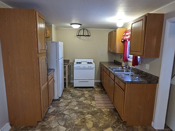 4th image of 15921 W 3rd St