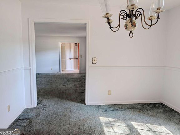 3rd image of 405 Woodland St