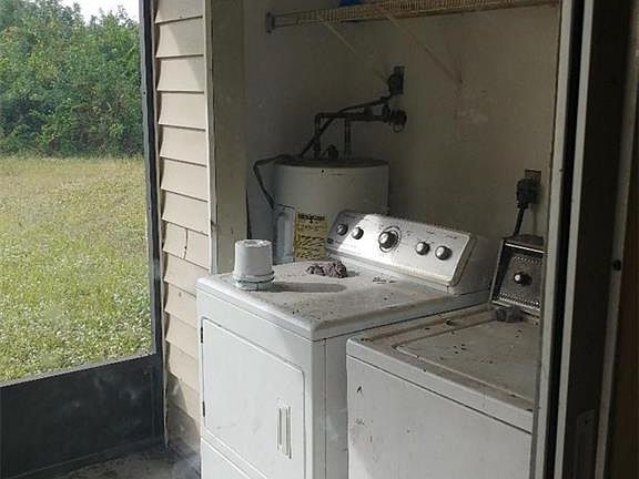 4th image of 308 Gilbert Ave S