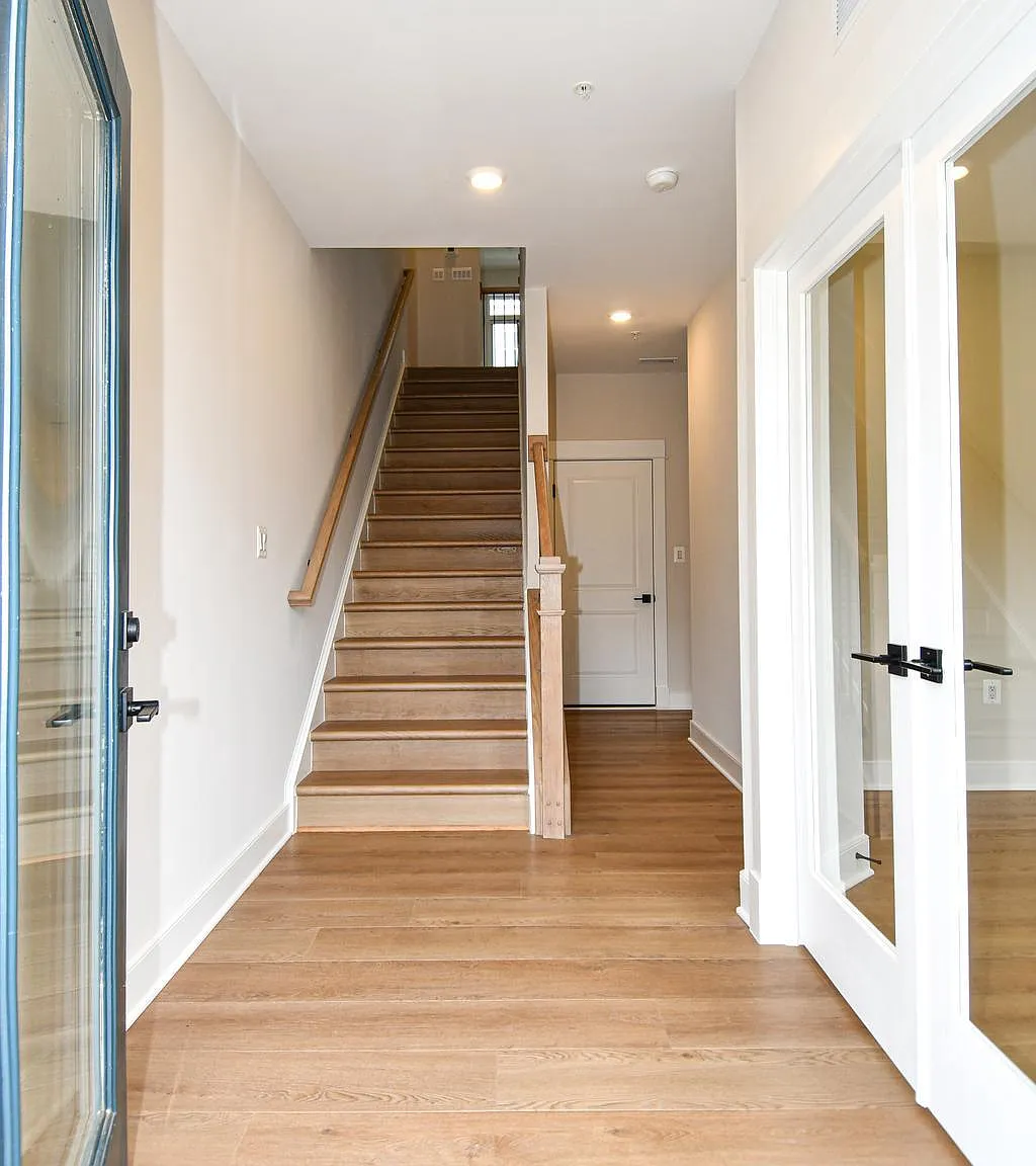 4 bed, 5.0 bath, 2764 sqft, $3,999 — Photo 4