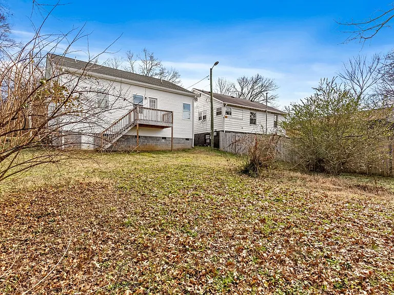 1213 N Chamberlain Ave — Photo 16