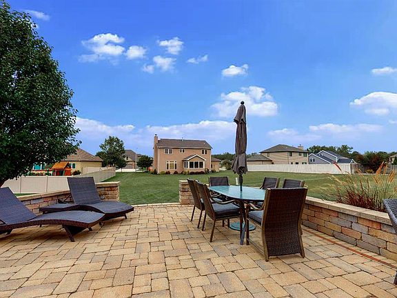 3rd image of 9992 Wisteria Ln