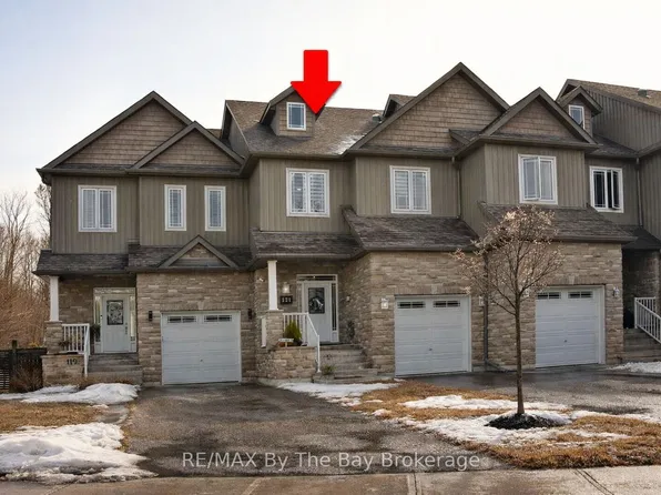 121 45th St N, Wasaga Beach, ON L9Z 1Z4