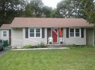 19 Circle Dr, Hyde Park, NY 12538