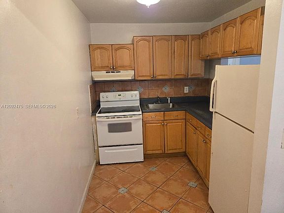 3rd image of 2838 Madison St APT 12