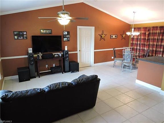 2nd image of 6201 Castlewood Cir