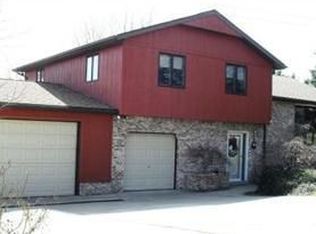 222 Skyview Dr, Irwin, PA 15642