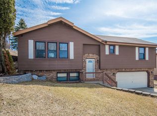 1429 Green Tree Rd, West Bend, WI 53090