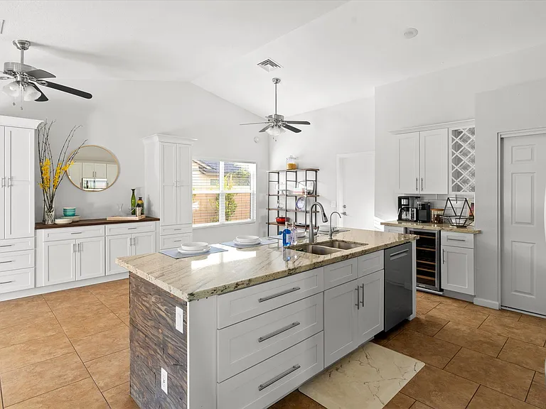 4019 E Taro Ln — Photo 26