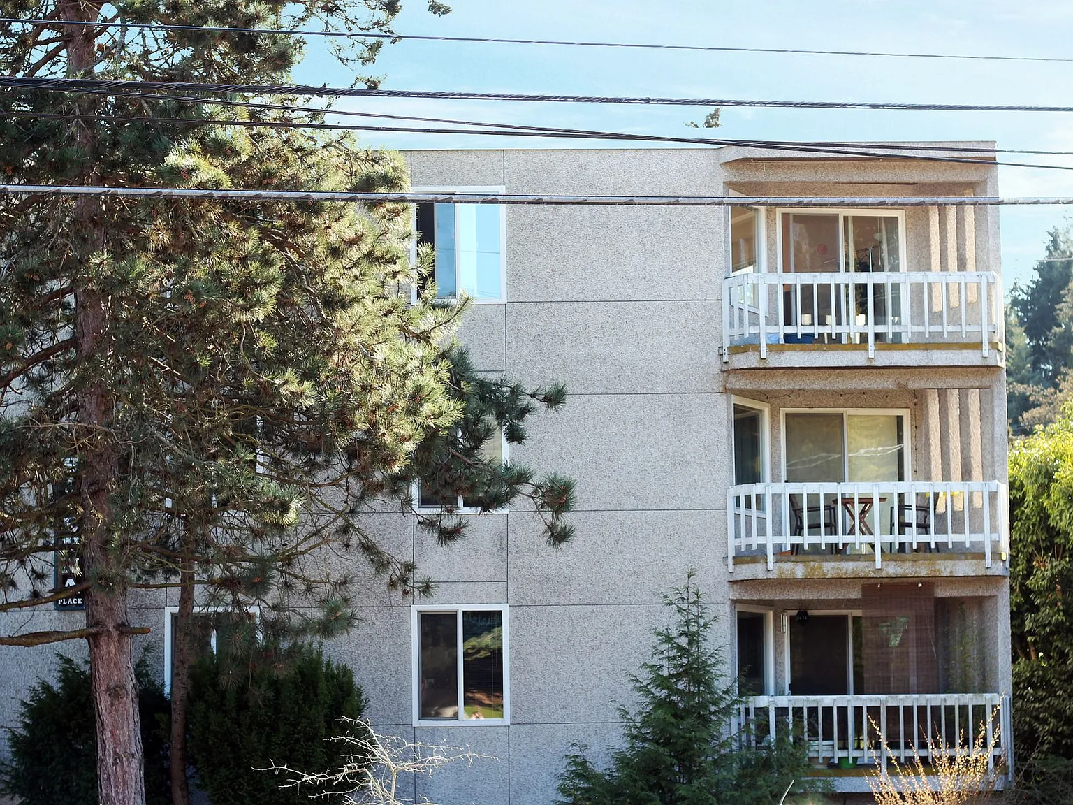 Ravenna Place Apartments — Photo 1