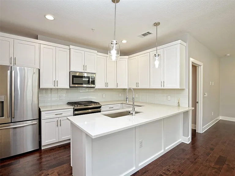 1130 Lott Ave #B — Photo 11