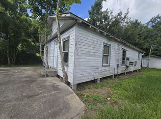 203 Cedar Cir, New Caney, TX 77357