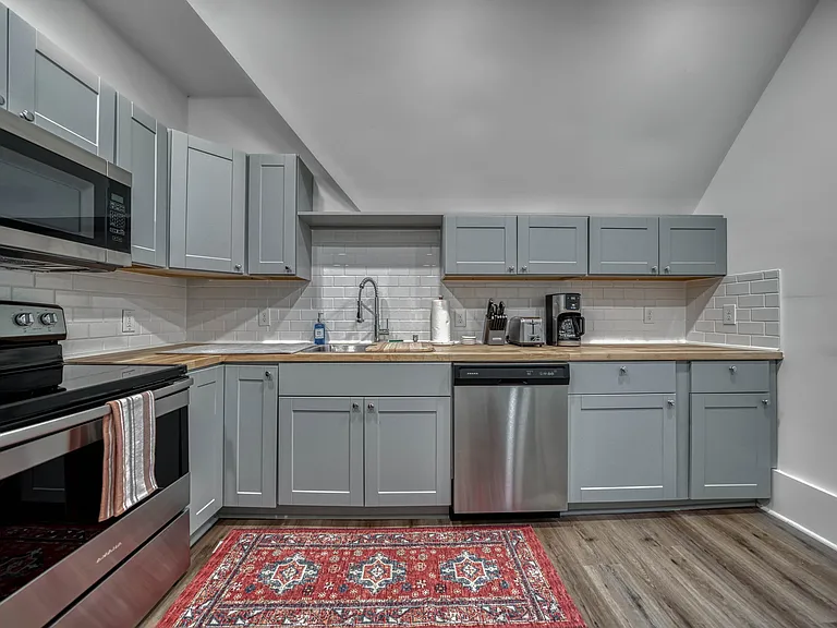 46 Allen St #5 — Photo 20