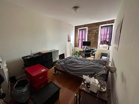 Rented by Premier Metro Realty Corp | media 9