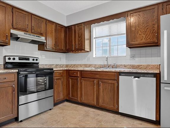 3rd image of 7806 N Oregon Ave #Ab