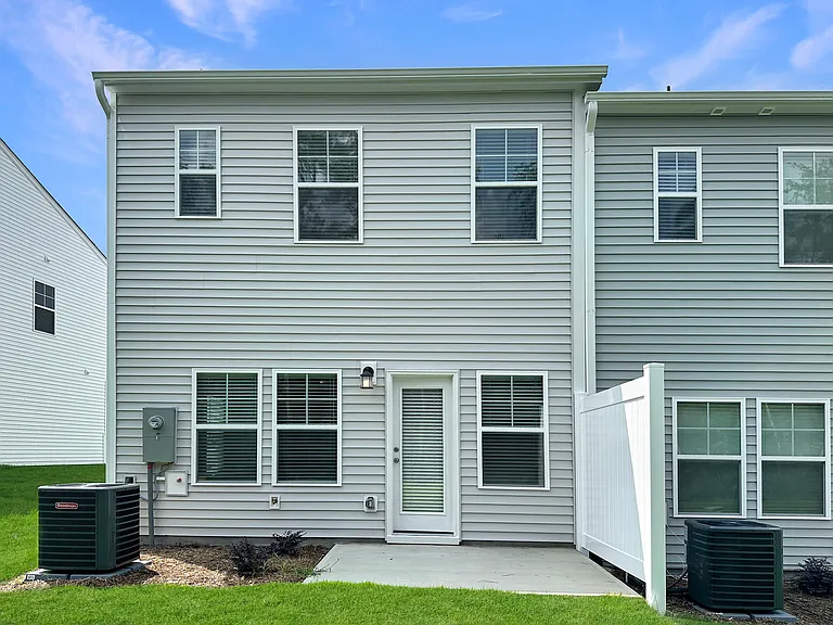 515 Fran Dr — Photo 3