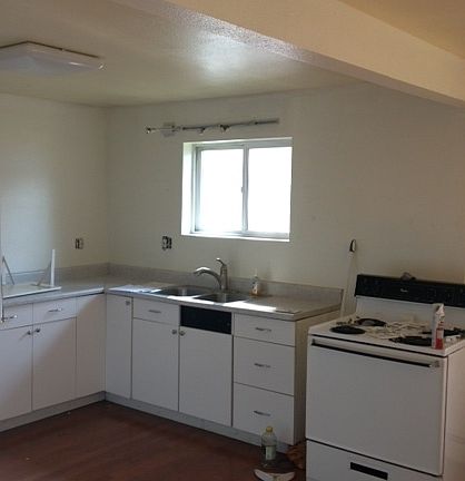 4th image of 721 18th Ave