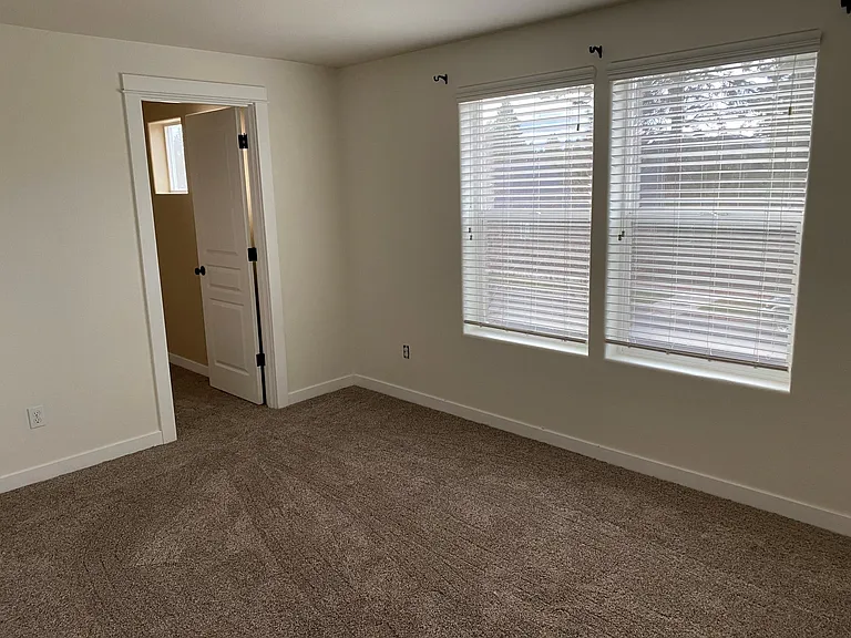 61142 Montrose Pass St — Photo 17
