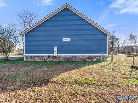 4th image of 4196 Woods Cove Rd