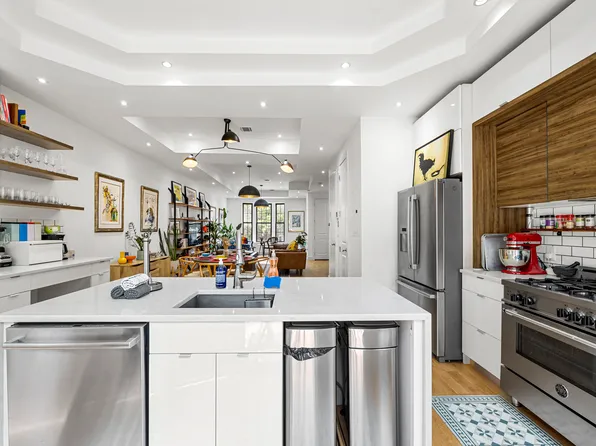 456 Bainbridge Street image 16 of 40