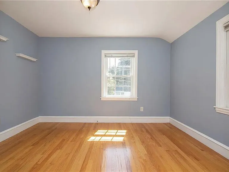 81 Mayflower Dr — Photo 23
