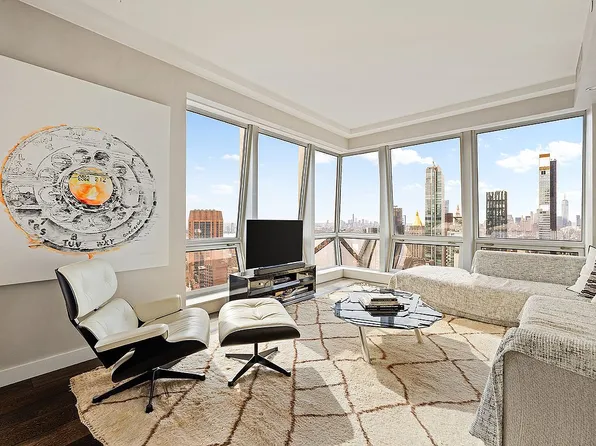 400 5th Ave APT 50A, New York, NY 10018