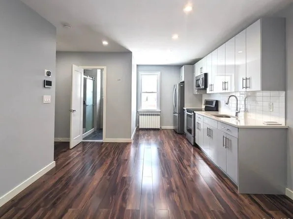 58-09 61st St #2, Maspeth, NY 11378