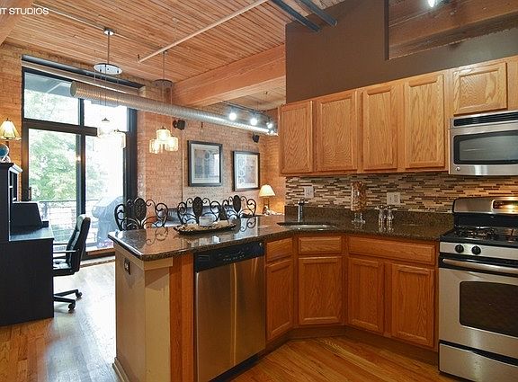 5th image of 2911 N Western Ave APT 102