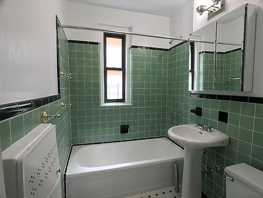 Rented by Sovereign Associates | media 17