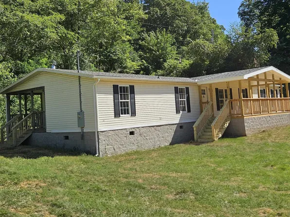 5182 Heath Creek Rd, Barboursville, WV 25504