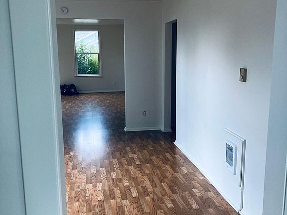 4th image of 815 S I St