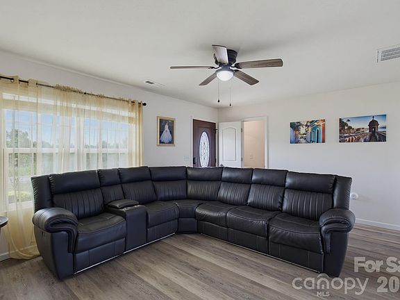 5th image of 660 Tyro Rd